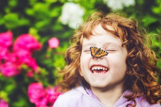 Foto: Schmetterling auf Nase