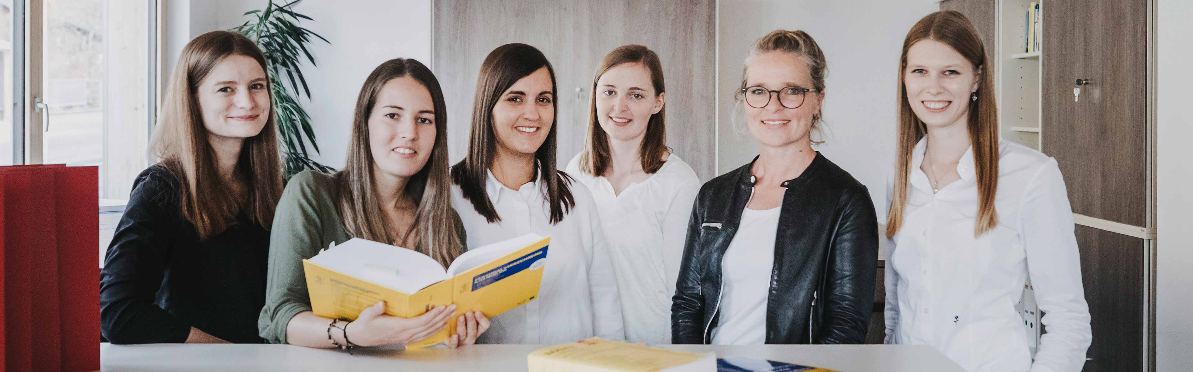 Header-Image: Team Personalmanagement, Steuerberater in Bizau im Bregenzerwald, Vorarlberg, ÜBELHER